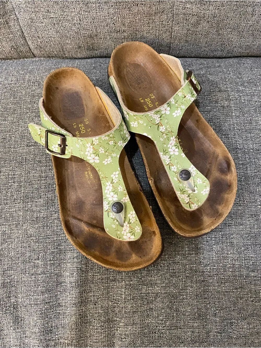 Papillio by Birkenstock Gizeh Green Floral Sandals Women’s Size 8